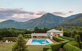 Villa Stymfalia with Private Pool 100 τμ και Πληρης ιδιωτικοτητα